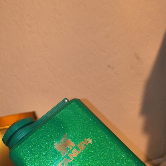 Stanley Shamrock Green Flask with Box Limited Edition - Picture 3 of 10